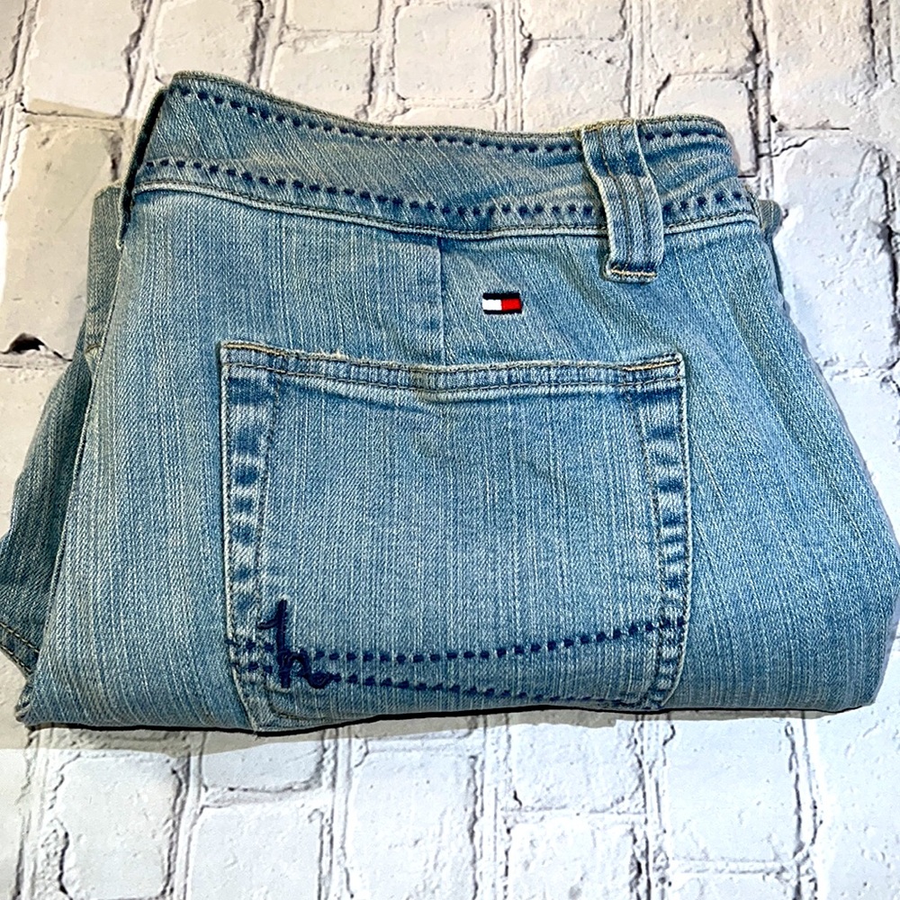 Tommy Hilfiger Distressed Light Capri Jeans